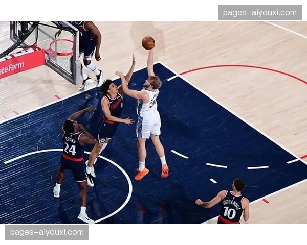 老鹰卡佩拉科林斯前场篮板拼抢积极 球队二次进攻得分可观